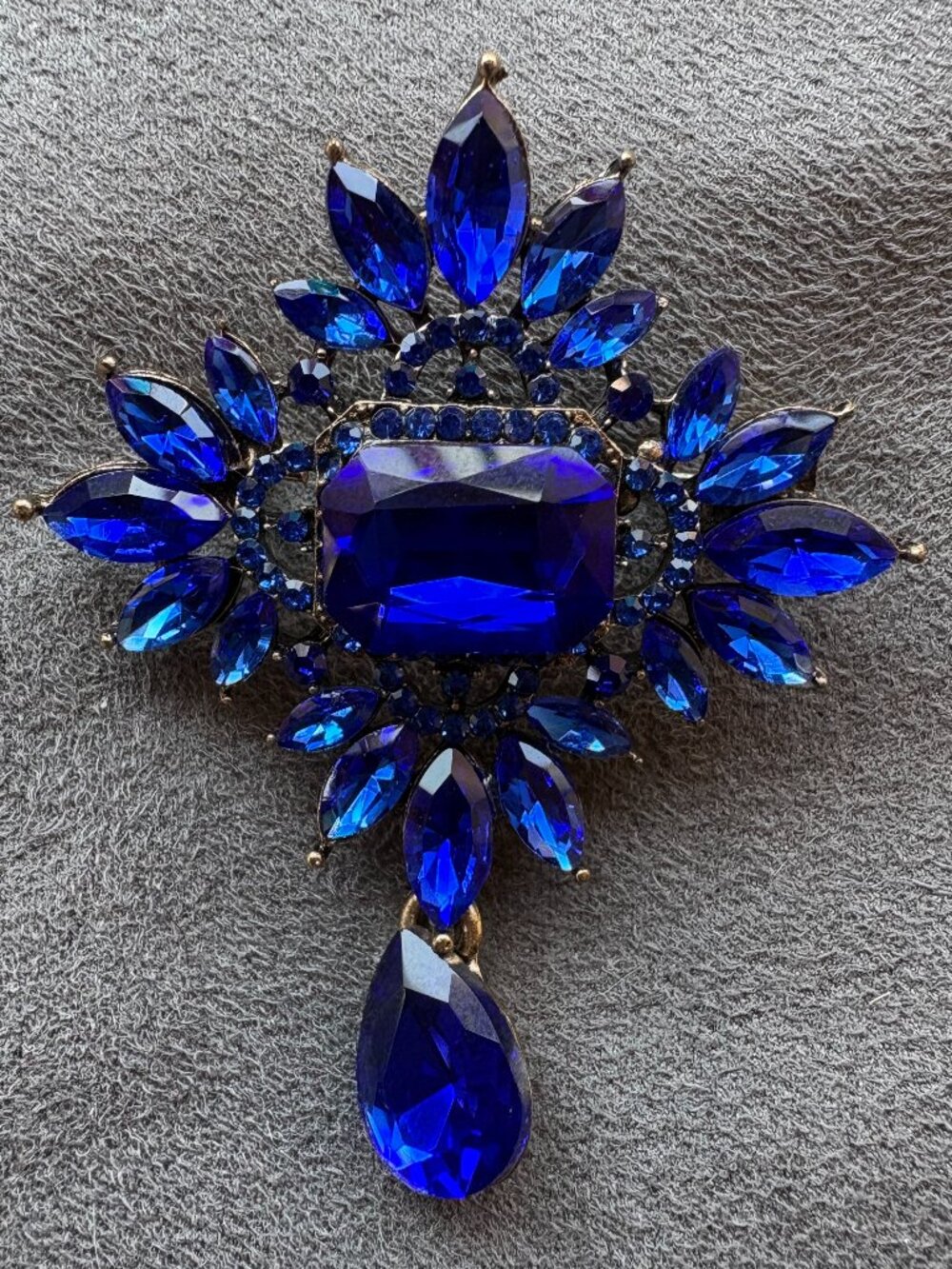 Blue Stoned Pretty Brooch-New